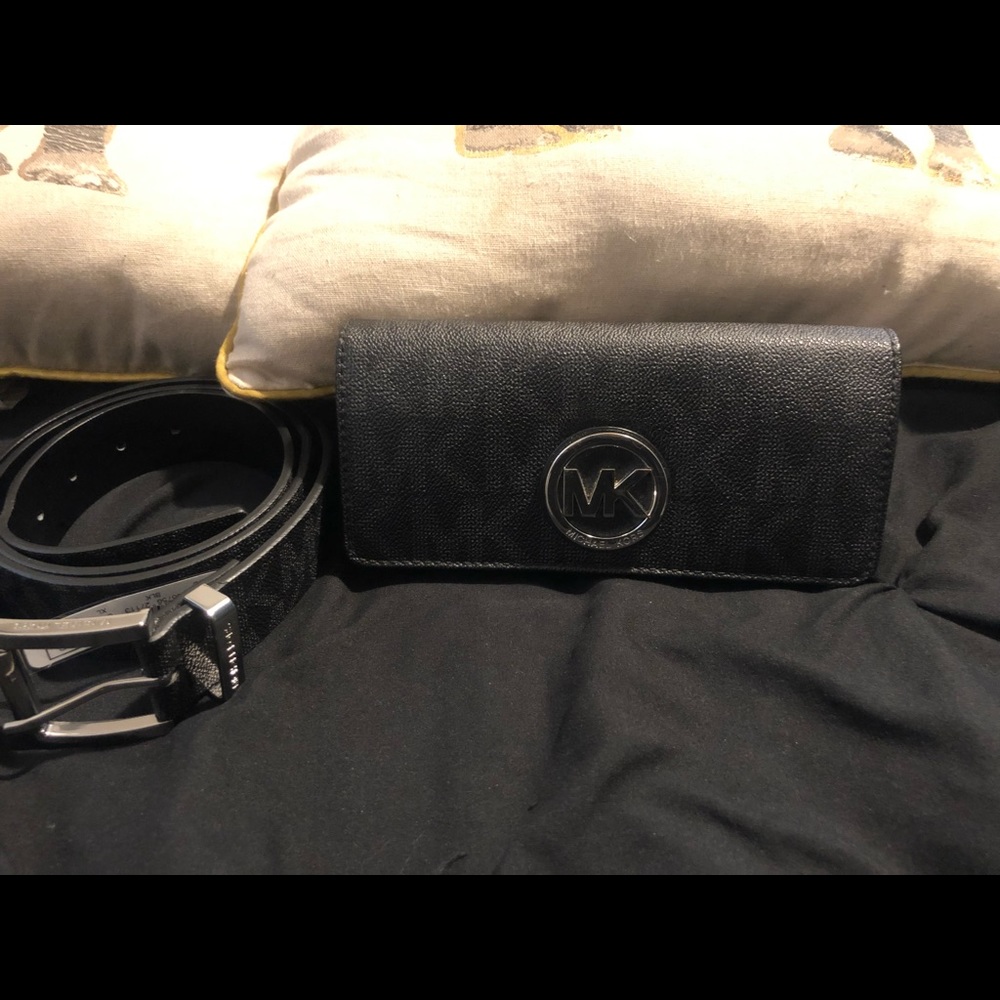 Michael kors wallet